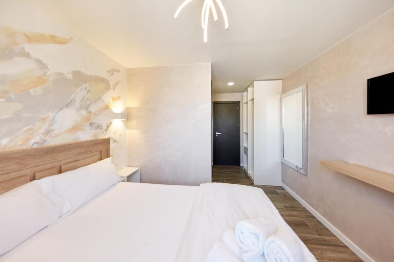 Budget Double Room,1237501675:JPEG