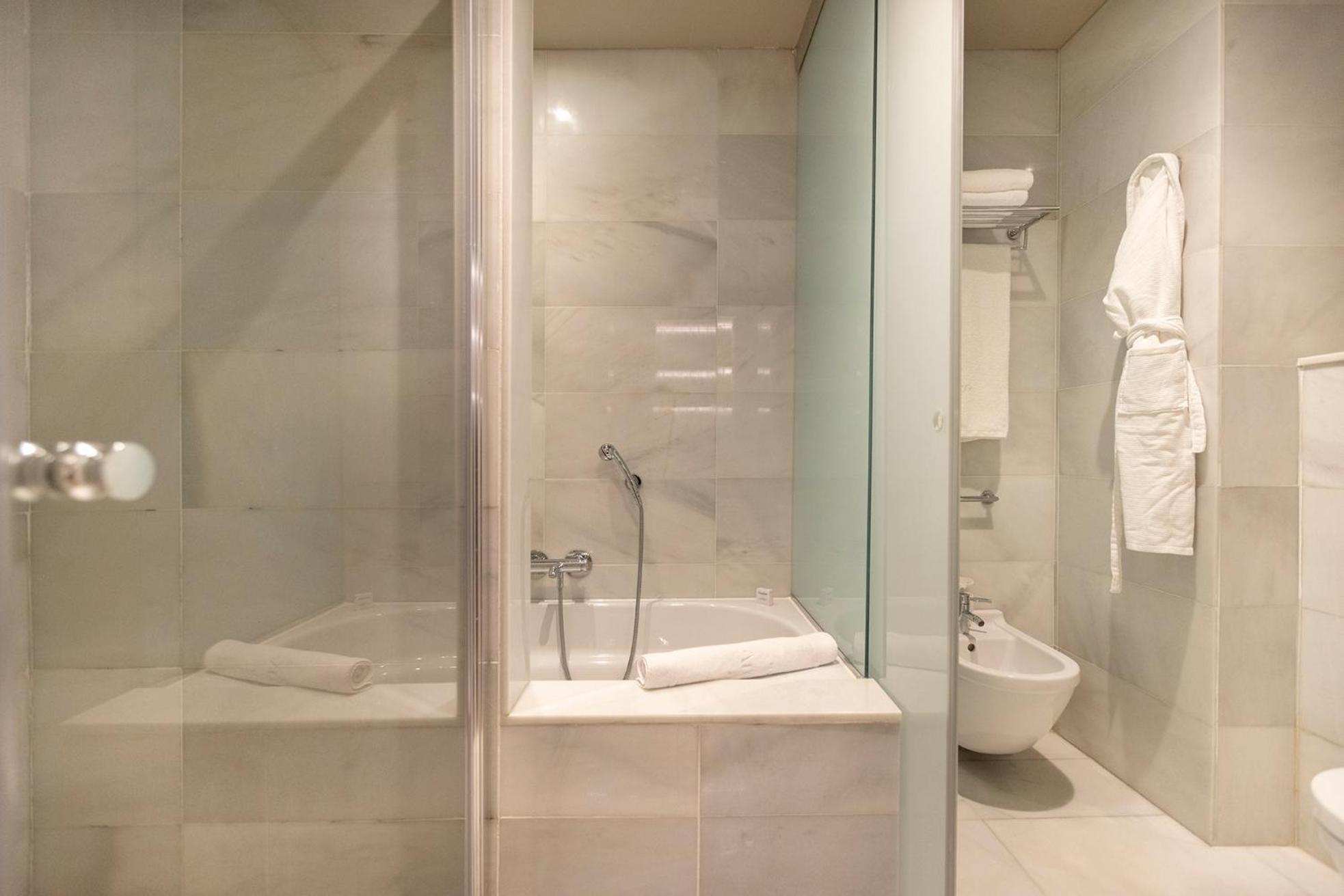 Superior Double or Twin Room,1516508512:JPEG