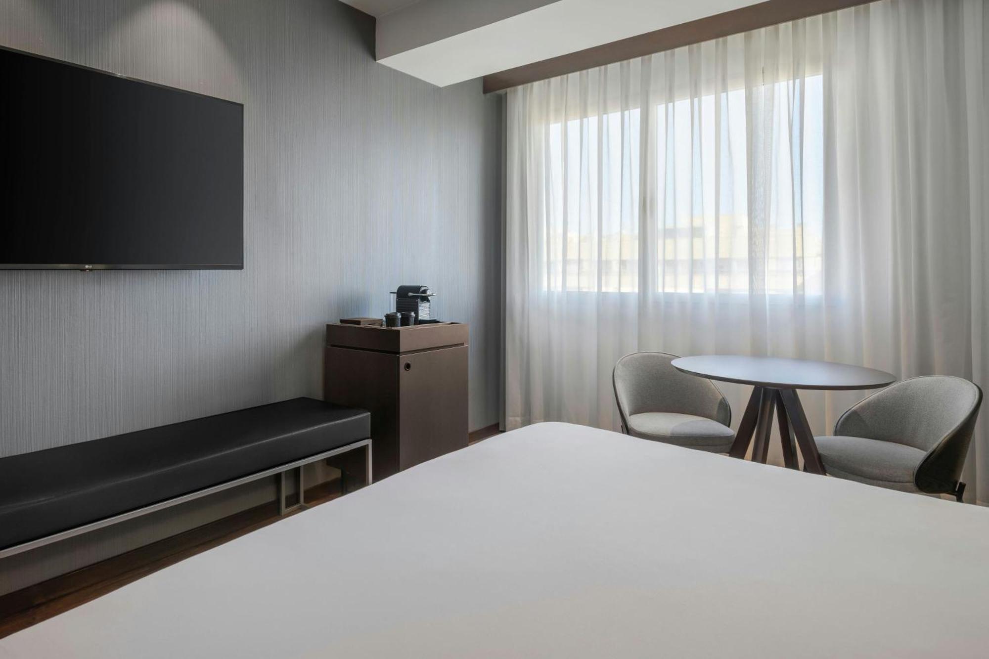 Standard Plus King Guest room 1 King,1643137358:JPEG