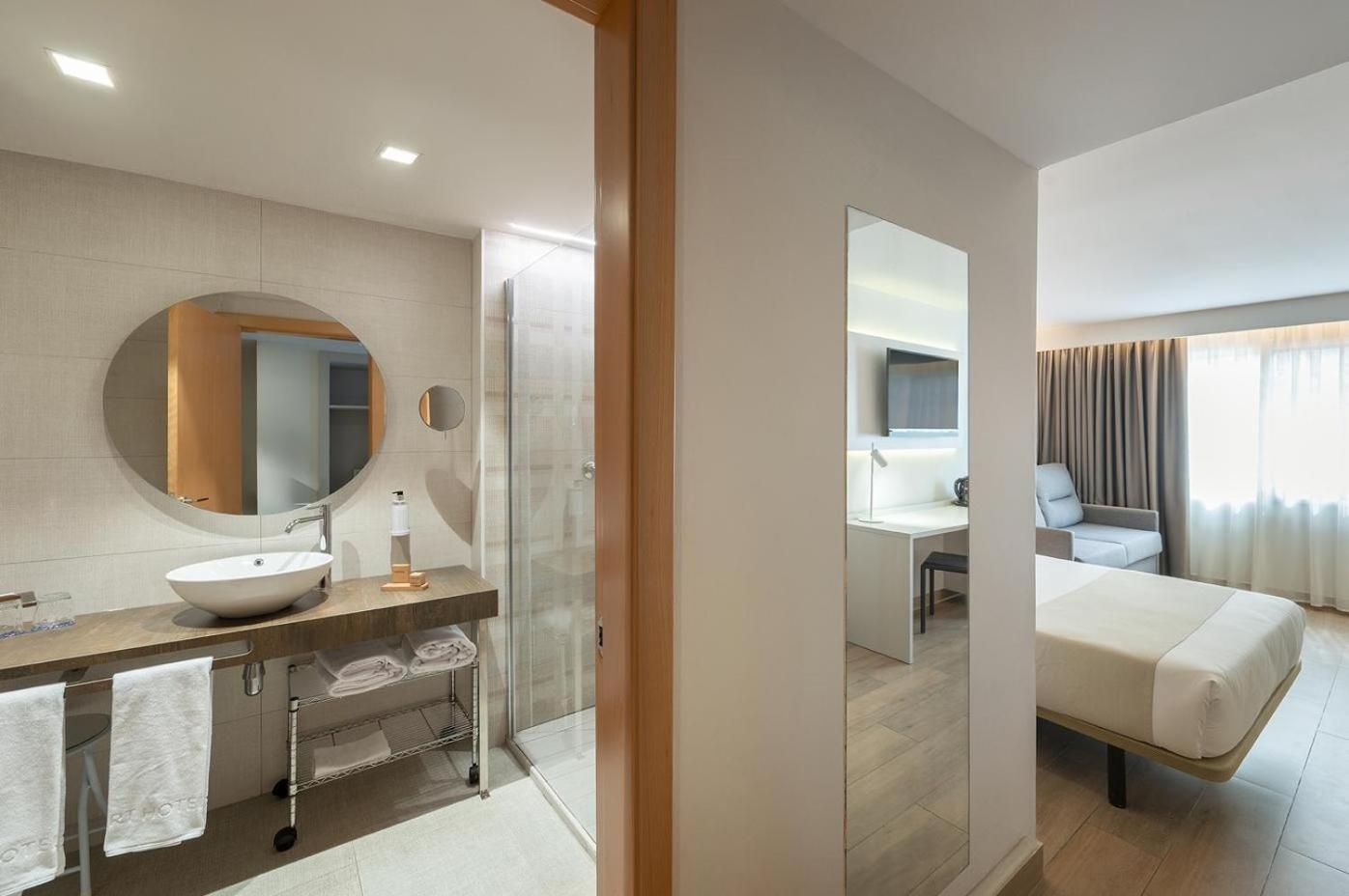 Quadruple Room without Terrace (2 Adults + 2 Children),1722890625:JPEG
